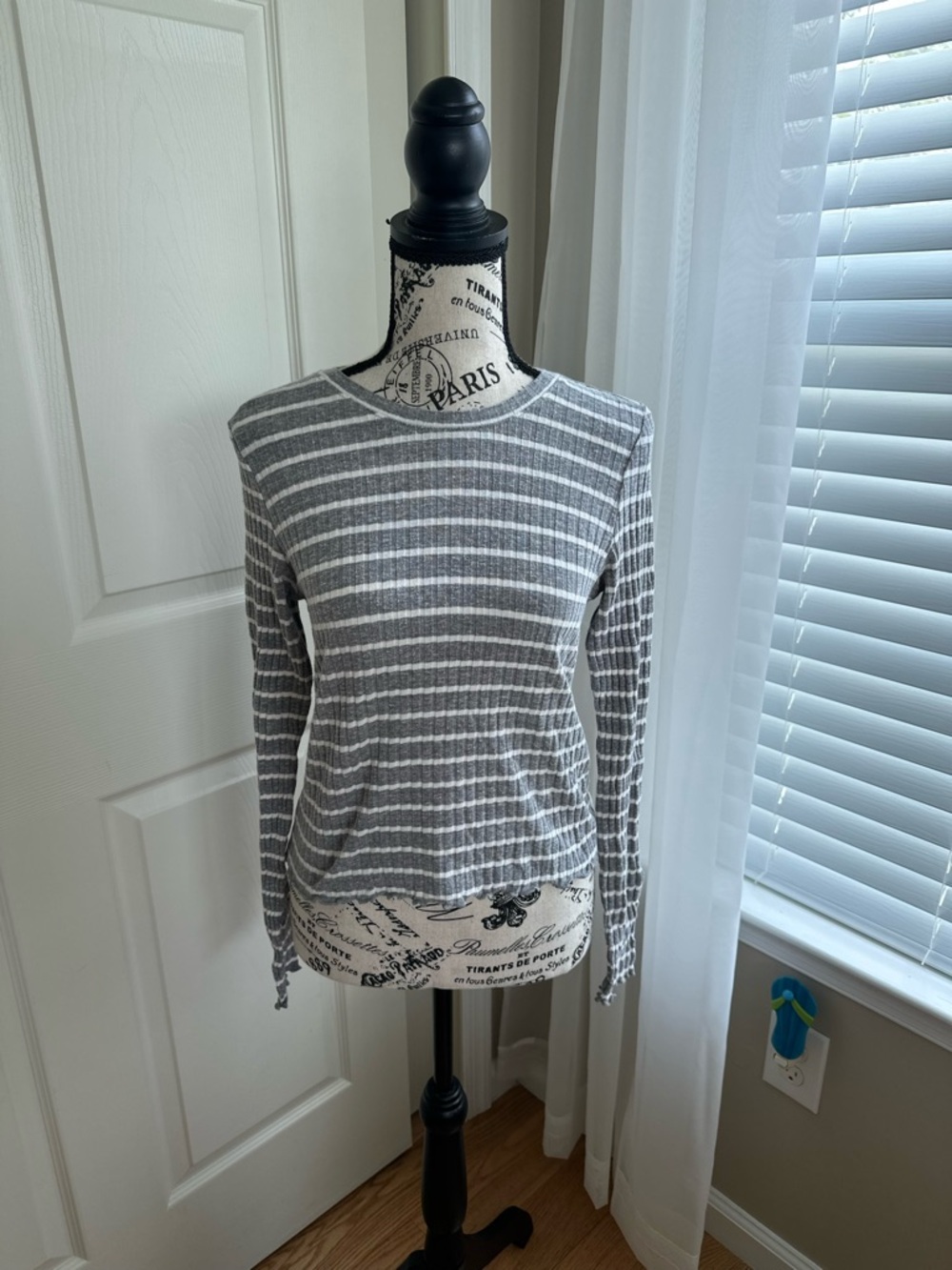 American Eagle Long Sleeve Ruffled Shirt